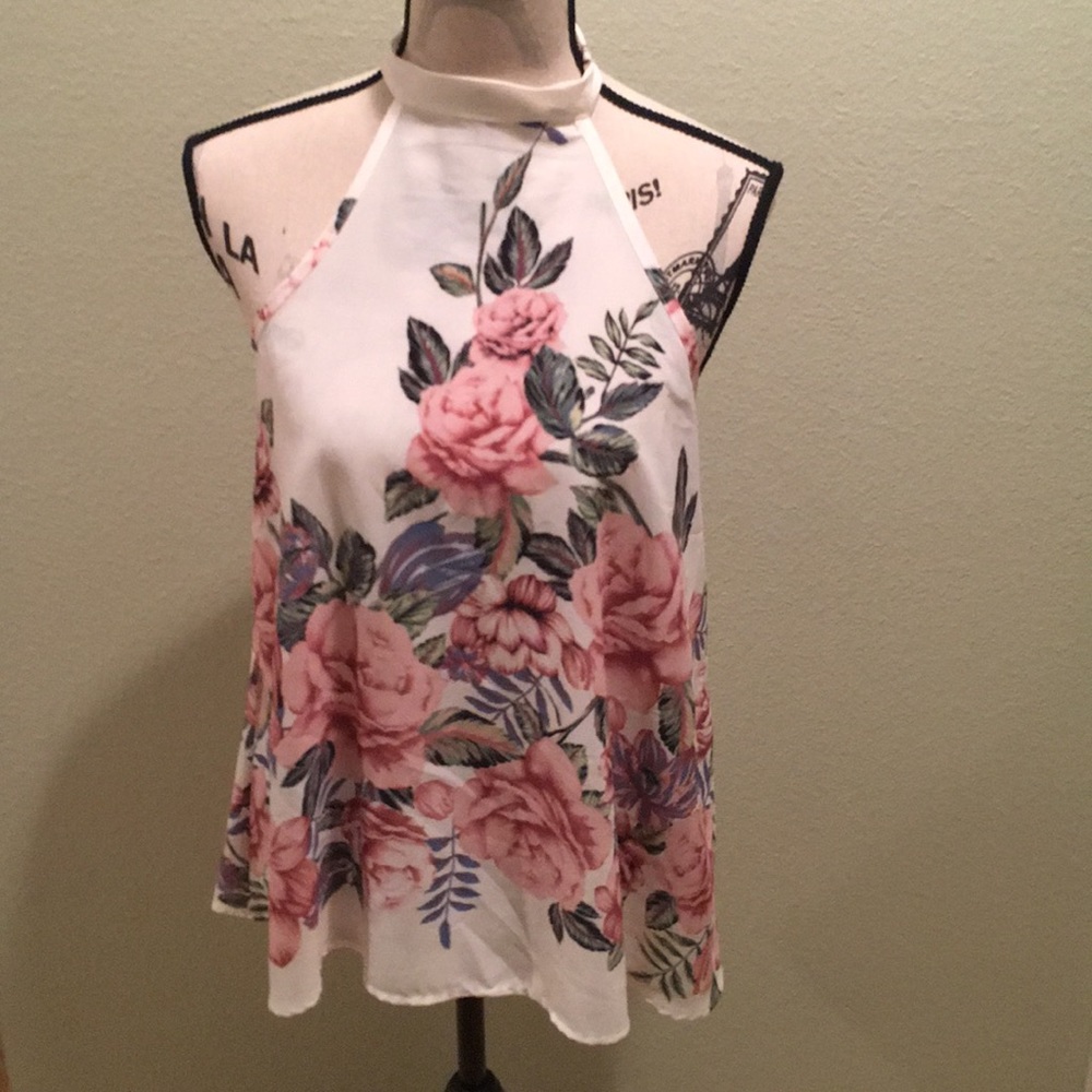 Privy Roses Top - Picture 2 of 7